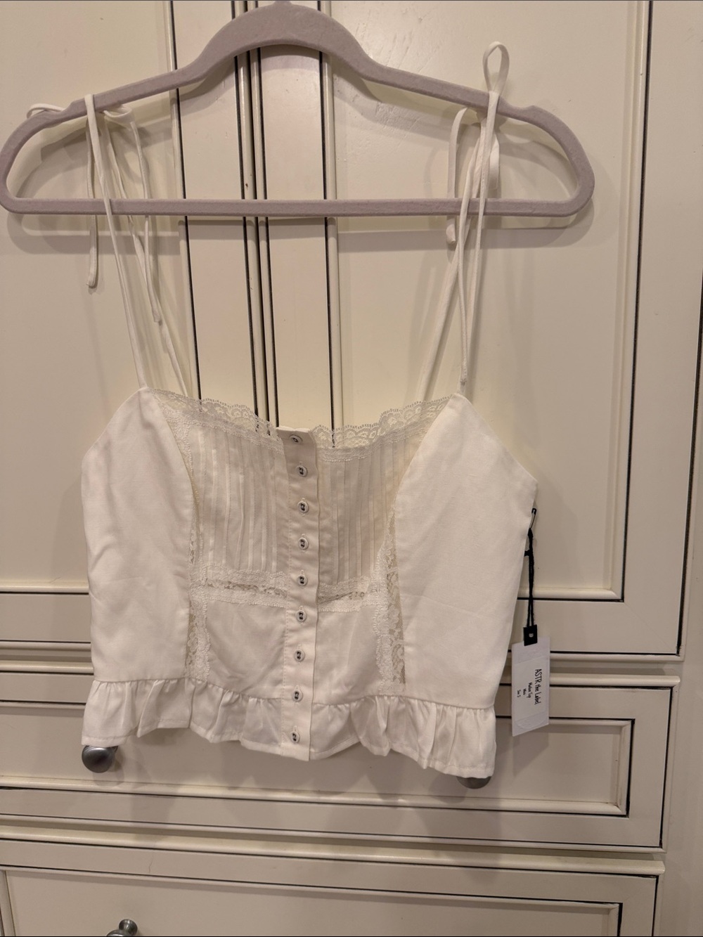 Astr the Label White Lace-Trim Camisole Top